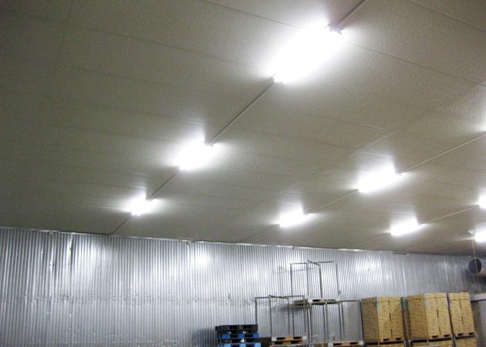 製品冷凍庫天井改修工事
