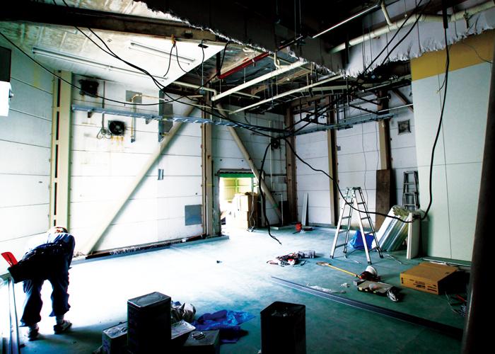 工事中(工場内)